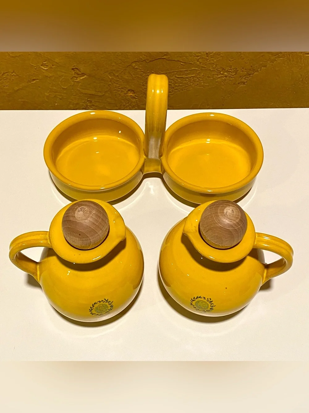 MAMMA RÓ CAMEO COLLECTION CERAMIC CRUET + SALT & PEPPER SHAKER SET, YELLOW